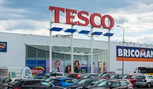 Tesco przesadziło z zapasami na czas epidemii. Dostawcy wyśmiali sieć