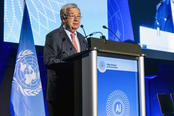 Guterres ostrzega przed AI. "Decydować muszą ludzie"
