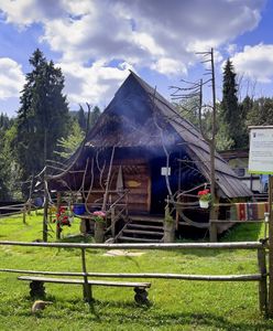 Urzędniczy absurd. Baca musi rozebrać bacówkę