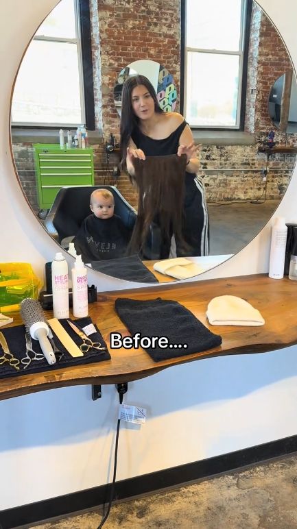 Mama-fryzjerka zrobiła 8-miesięcznej córce doczepy