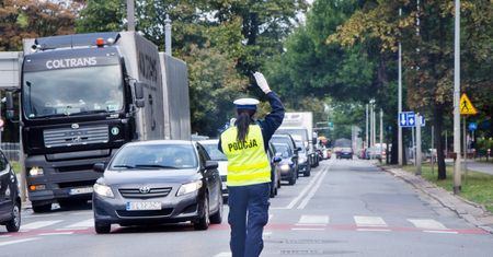 Kto może kierować ruchem drogowym?