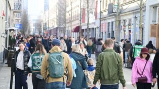 Polacy mają do spłaty ponad 81 mld zł, choć zadłużamy się mniej