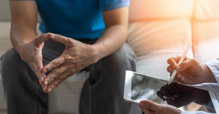Somatyzacja - objawy somatyczne, zaburzenia somatyzacyjne, diagnozowanie, leczenie