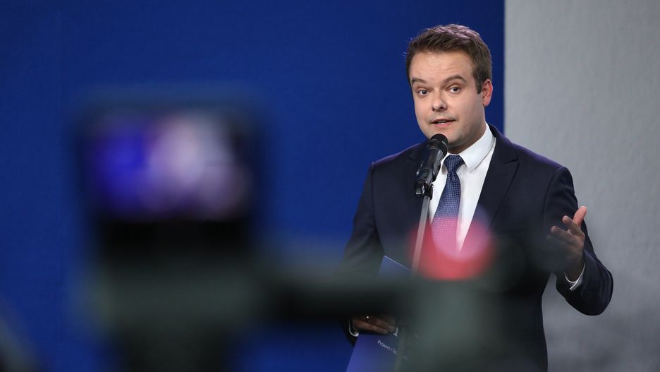 Rafa� Bochenek
Warszawa, 30.05.2023. Rzecznik PiS Rafa� Bochenek na konferencji prasowej w Warszawie, 30 bm. Spotkanie dot. ustawy o Pa�stwowej Komisji ds. badania wp�yw�w rosyjskich na bezpiecze�stwo wewn�trzne RP w latach 2007-2022. (aldg) PAP/Tomasz Gzell
Tomasz Gzell
komisja, konferencja, nowogrodzka, PIS, polityk, polityka, prasowa, wp�yw�w rosyjskich, brieing, prasowy