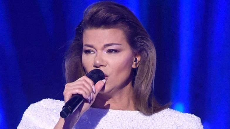 "Solidarni z Ukrainą". Edyta Górniak wzywa do pokoju i modlitwy podczas koncertu.