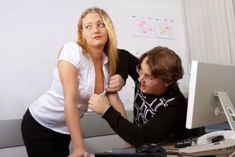 Jak radzić sobie z flirtującym współpracownikiem? 1