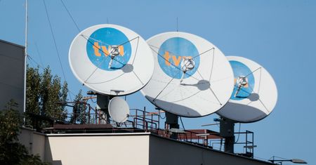 PiS chce końca TVN? Schnepf: To wymachiwanie szabelką
