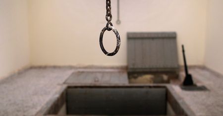 Koronawirus na świecie. Mężczyzna skazany na śmierć w czasie wideokonferencji