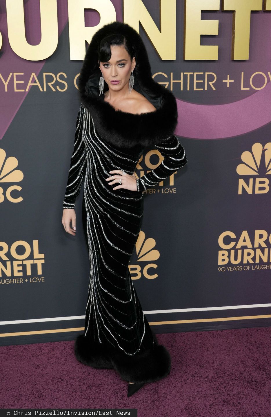 Katy Perry w czarnej kreacji 