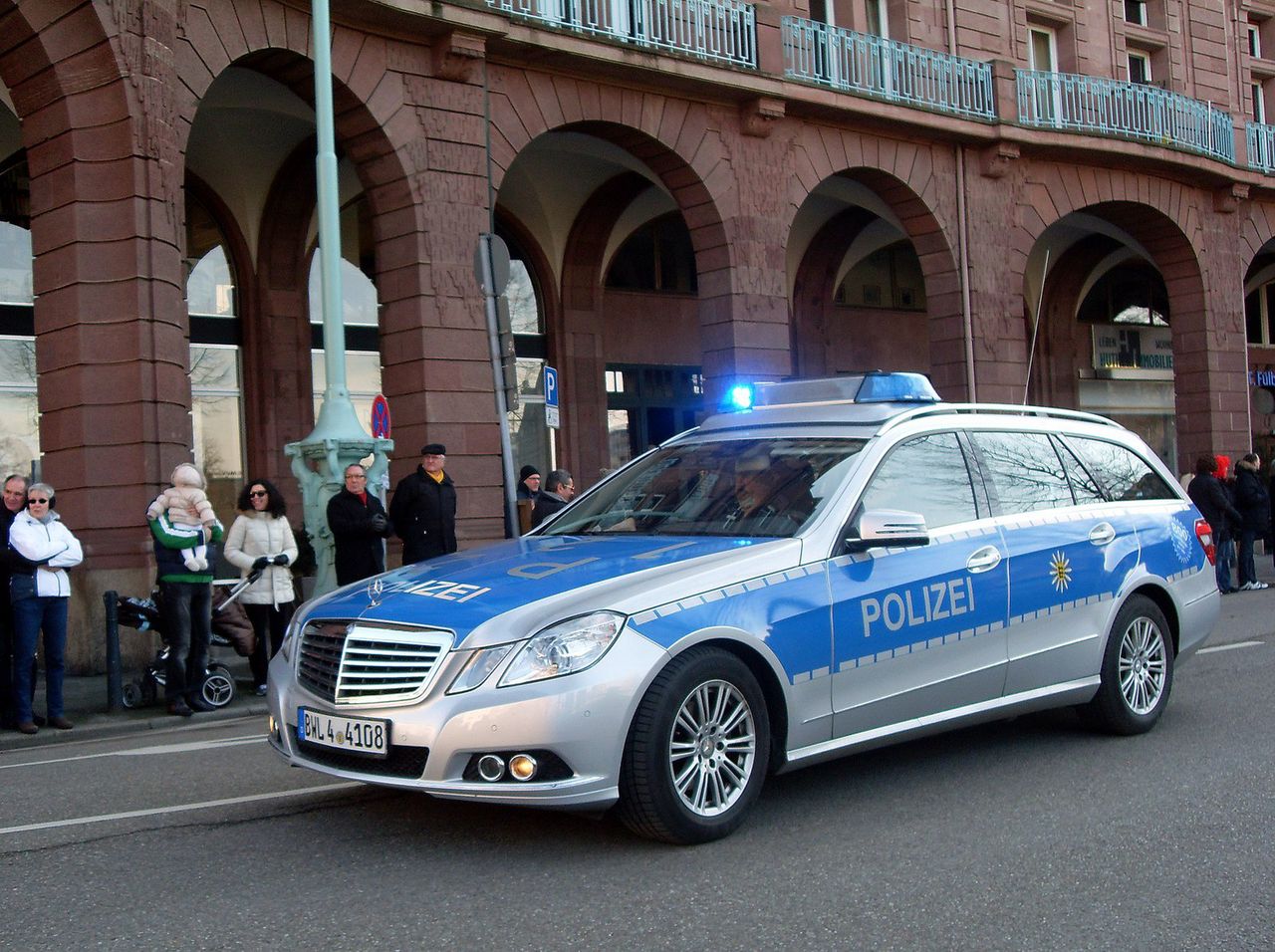 Pięć martwych osób w Brandenburgii. Zastrzeleni i zadźgani nożem