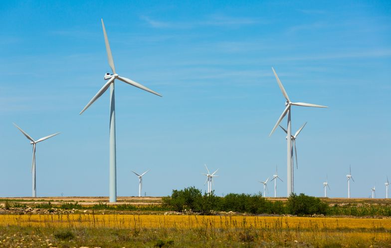 Wiatraki; elektrownia wiatrowa; energetyka; energia