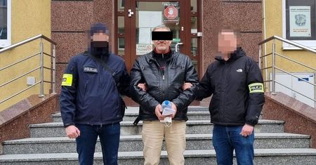 Podawał się za prokuratora, odebrał od 83-latki ponad 280 tys. zł. Miał przyjść jeszcze po 200 tysięcy
