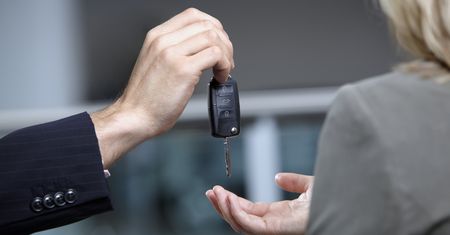 Co wiesz o kupnie samochodu? Sprawdź się odkrywając 18 haseł