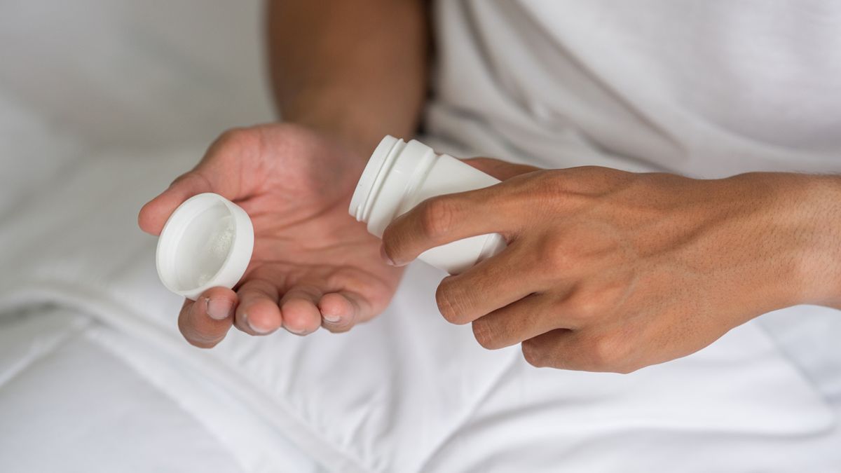 Chloramfenikol działa bakteriostatycznie, bakteriobójczo i przeciwbakteryjnie