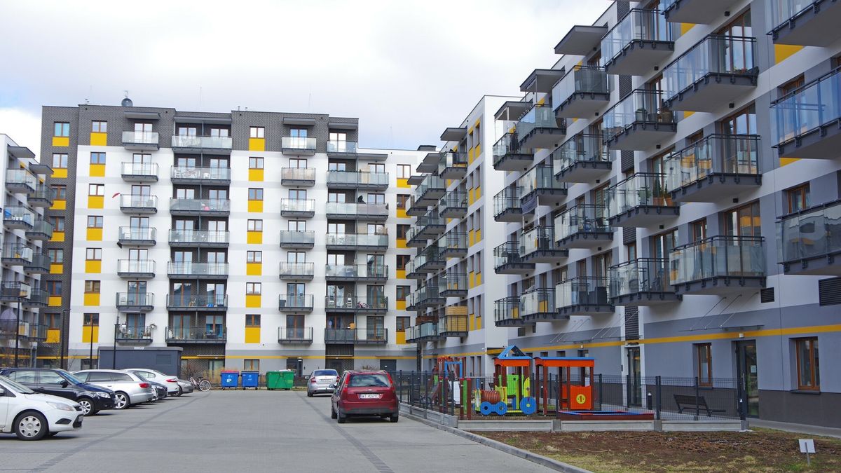 Warszawa Marek Bazak
PHOTO: ZOFIA I MAREK BAZAK / EAST NEWS   Warszawa ulica Radzyminska N/z nowe osiedle wielorodzinny budynek mieszkalny wybudowany przez Towarzystwo Budownictwa Spolecznego Warszawa Targowek
ZOFIA BAZAK