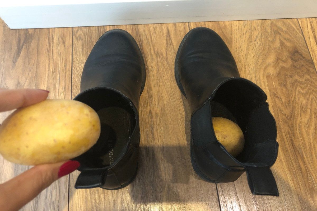 Discover the unusual uses of potatoes: stretching shoes and polishing mirrors