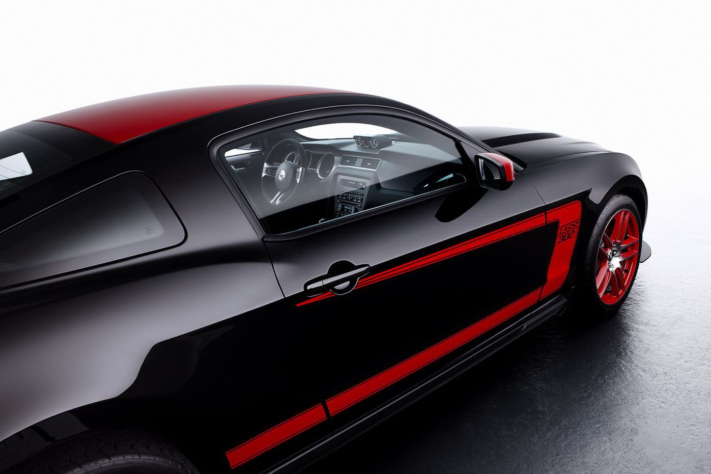 2012-Ford-Mustang-Boss-135