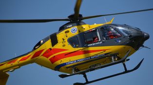 Zagoździe: Mężczyzna przygnieciony przez drzewo. Trafił do szpitala