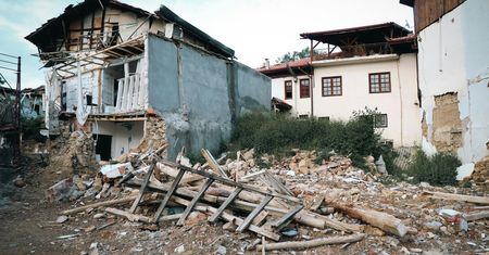 Silne trzęsienie ziemi i erupcja wulkanu na rosyjskim Dalekim Wschodzie. Ostrzeżenia przed tsunami i zakłócenia w regionie Pacyfiku