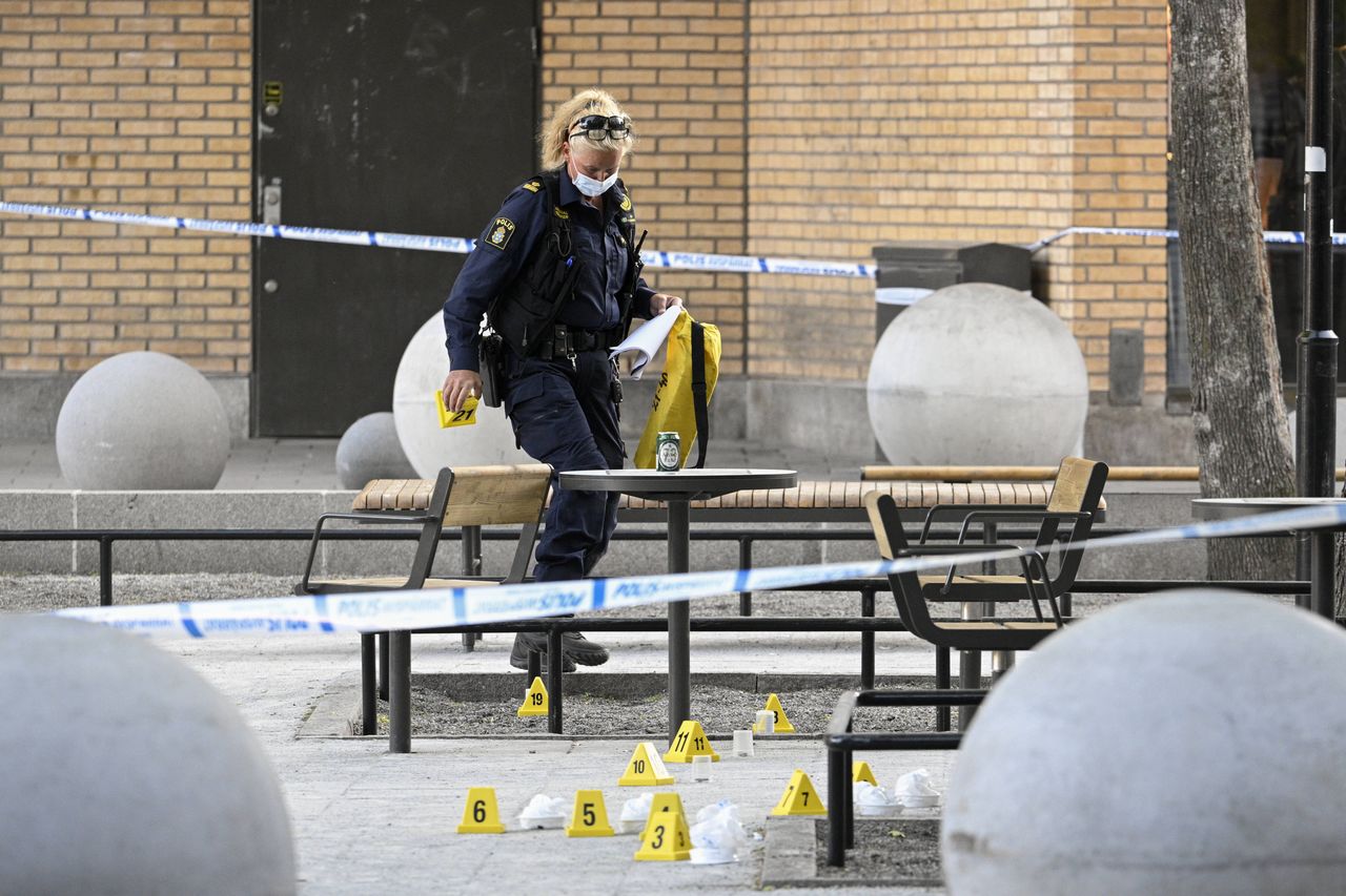 Sweden considers stripping citizenship in gang crime crackdown