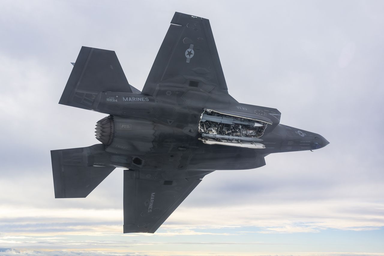 F-35b takes flight with European meteor missile in major test