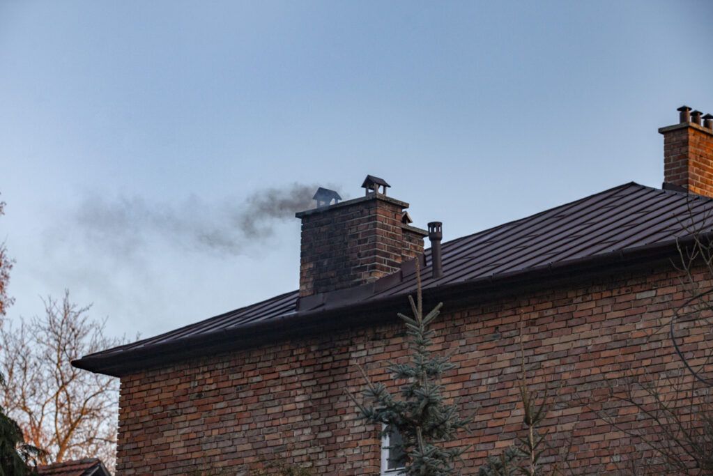 Program "Czyste Powietrze" ma kryzys. Alarmujące dane za pięć miesięcy