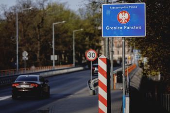 Niemcy chwalą Polskę. Nasz rynek to inwestycyjna "bezpieczna przystań"