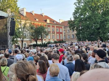 Warszawa: Jakub Józef Orliński zaśpiewał na Nowym Mieście. Artysta przyciągnął tłumy