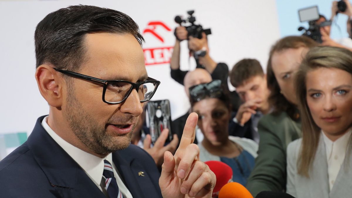 Daniel Obajtek
Warszawa, 20.06.2022. Prezes zarz�du PKN ORLEN Daniel Obajtek podczas konferencji prasowej w siedzibie sp�ki w Warszawie, 20 bm. Tematem spotkania by�y plany rozwoju grupy ORLEN. (mr) PAP/Pawe� Supernak
Pawe� Supernak
dla medi�w, konferencja prasowa, pkn orlen, plany, prezes, rozw�j sp�ki