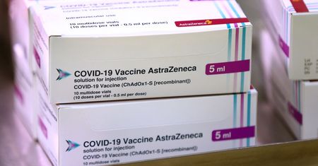 Interwencja karabinierów w magazynie AstraZeneca. Wszystko wyjaśnili