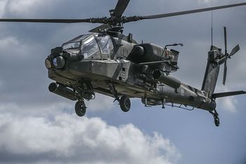 Czym są śmigłowce Apache? Polska kupuje 96 maszyn za miliardy