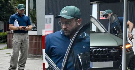 Wpatrzony w ekran telefonu Borys Szyc zmierza do swojego Audi za prawie PÓŁ MILIONA ZŁOTYCH (ZDJĘCIA)