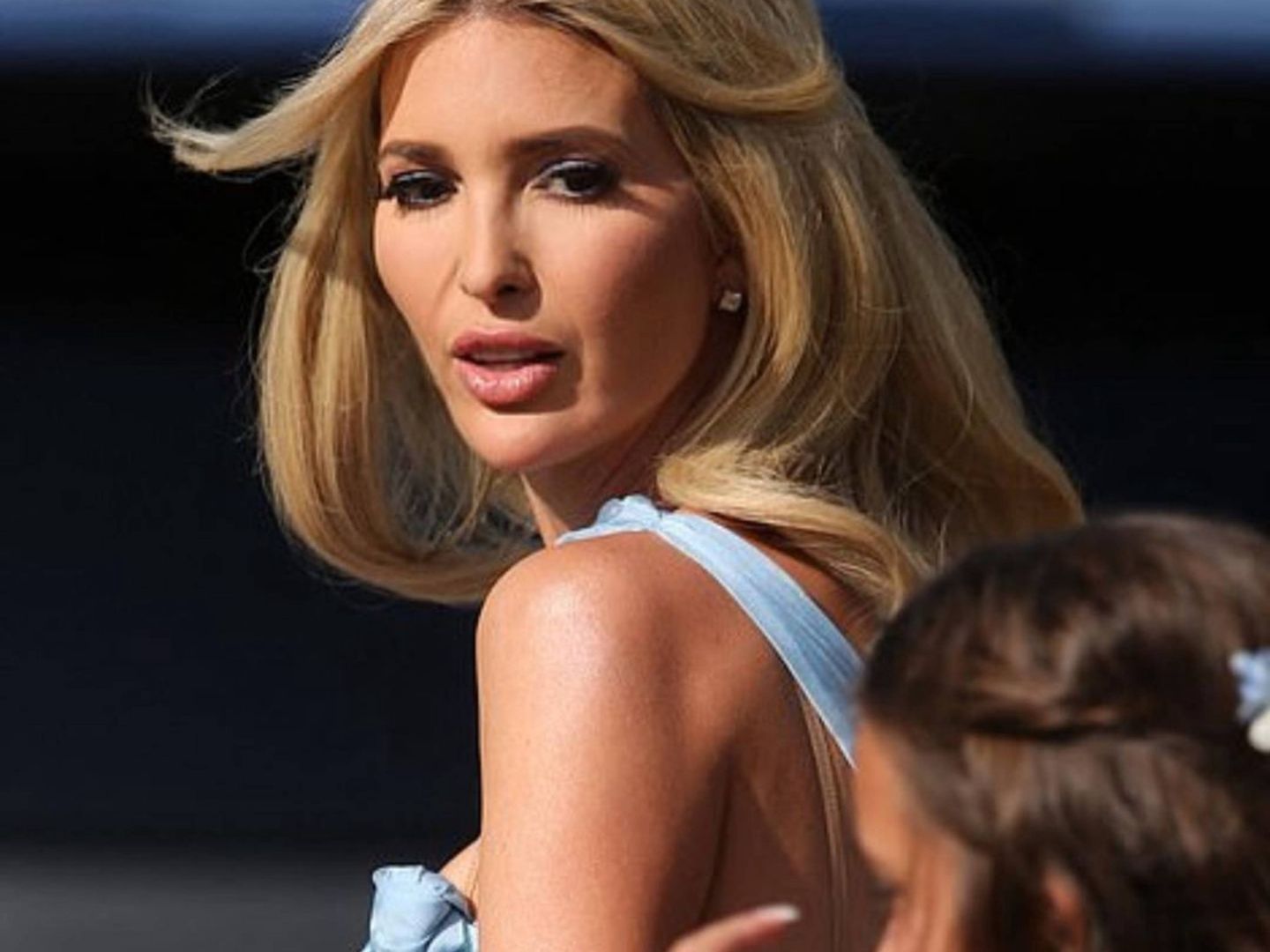 Niesamowite, jaką suknię Ivanka Trump założyła na ślub siostry. Od razu widać, kim się inspirowała