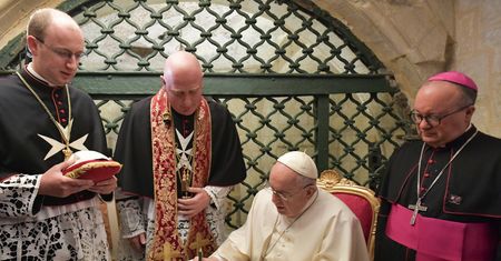 "Zrewidowałbym wymóg celibatu" mówi doradca papieża Franciszka