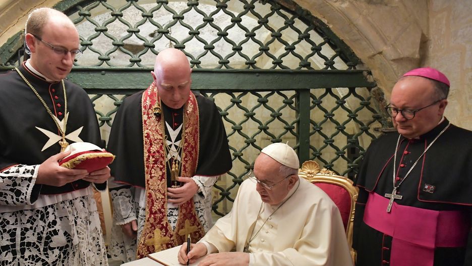 Doradca papieża Franciszka o celibacie.