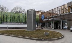 Międzylesie. Pracownik SOR-u zakuty w kajdanki. Twierdzi, że chciał spisać dane policjanta