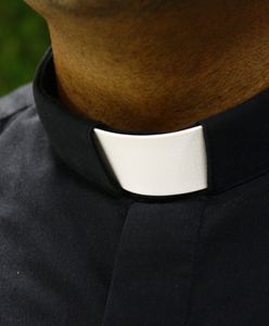 Wielkopolskie. Proboszcz maratończyk rzucił się w pościg za złodziejem. Uratował skarbonę