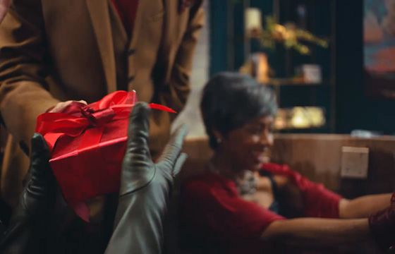 „Prawdziwie białe święta” w bożonarodzeniowej kampanii TK Maxx (wideo)