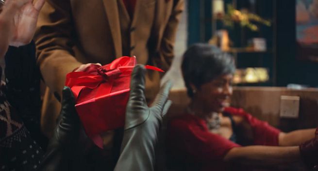 „Prawdziwie białe święta” w bożonarodzeniowej kampanii TK Maxx (wideo)