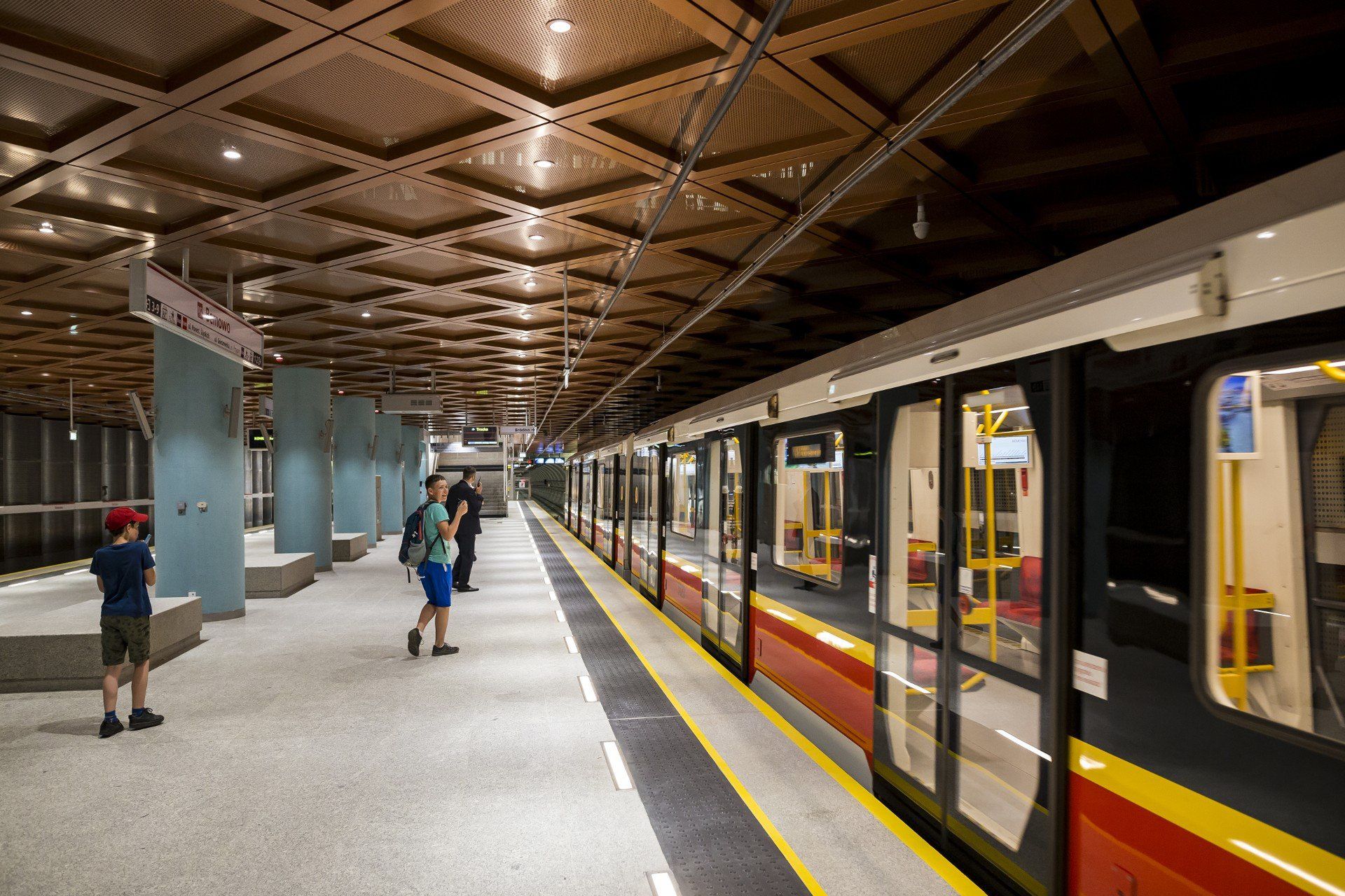 Stacja metra linii M2 Bemowo.