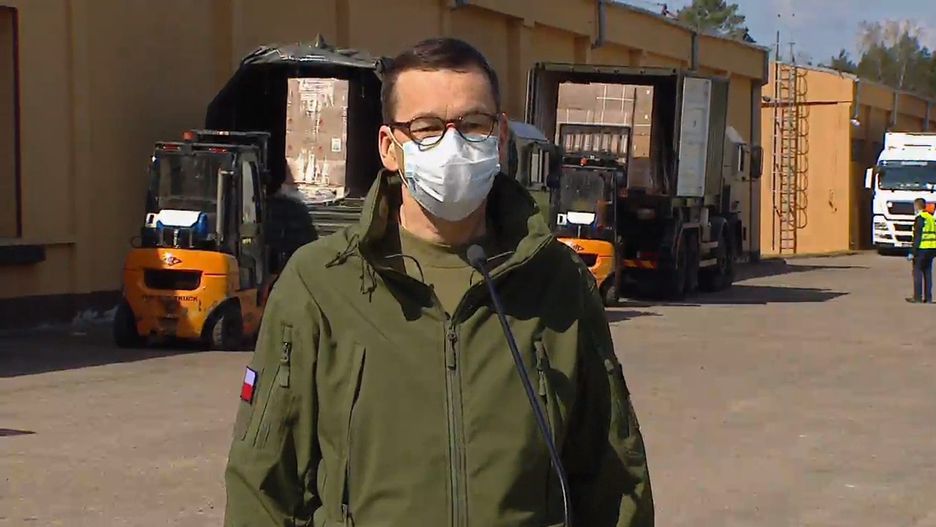 Koronawirus. Polska. Premier Mateusz Morawiecki przyjechał do Składnicy Agencji Rezerw Materiałowych w Komorowie