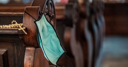 Warszawa. Dyspensa metropolity warszawskiego od uczestnictwa we mszy świętej