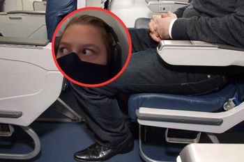 Siedzieli obok niej w samolocie. Nie była w stanie wytrzymać zapachu