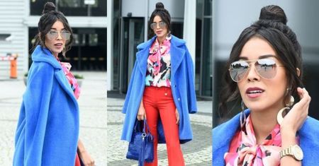 Wystylizowana Macademian Girl wychodzi ze studia TVP