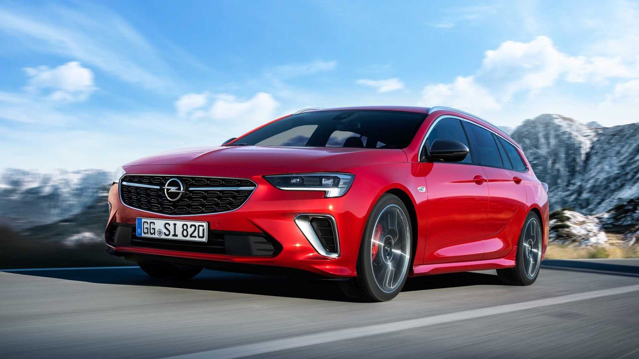 Opel Insignia GSI po liftingu ma sporo mocy. W przeciwieństwie do bazowych 3-cylindrówek