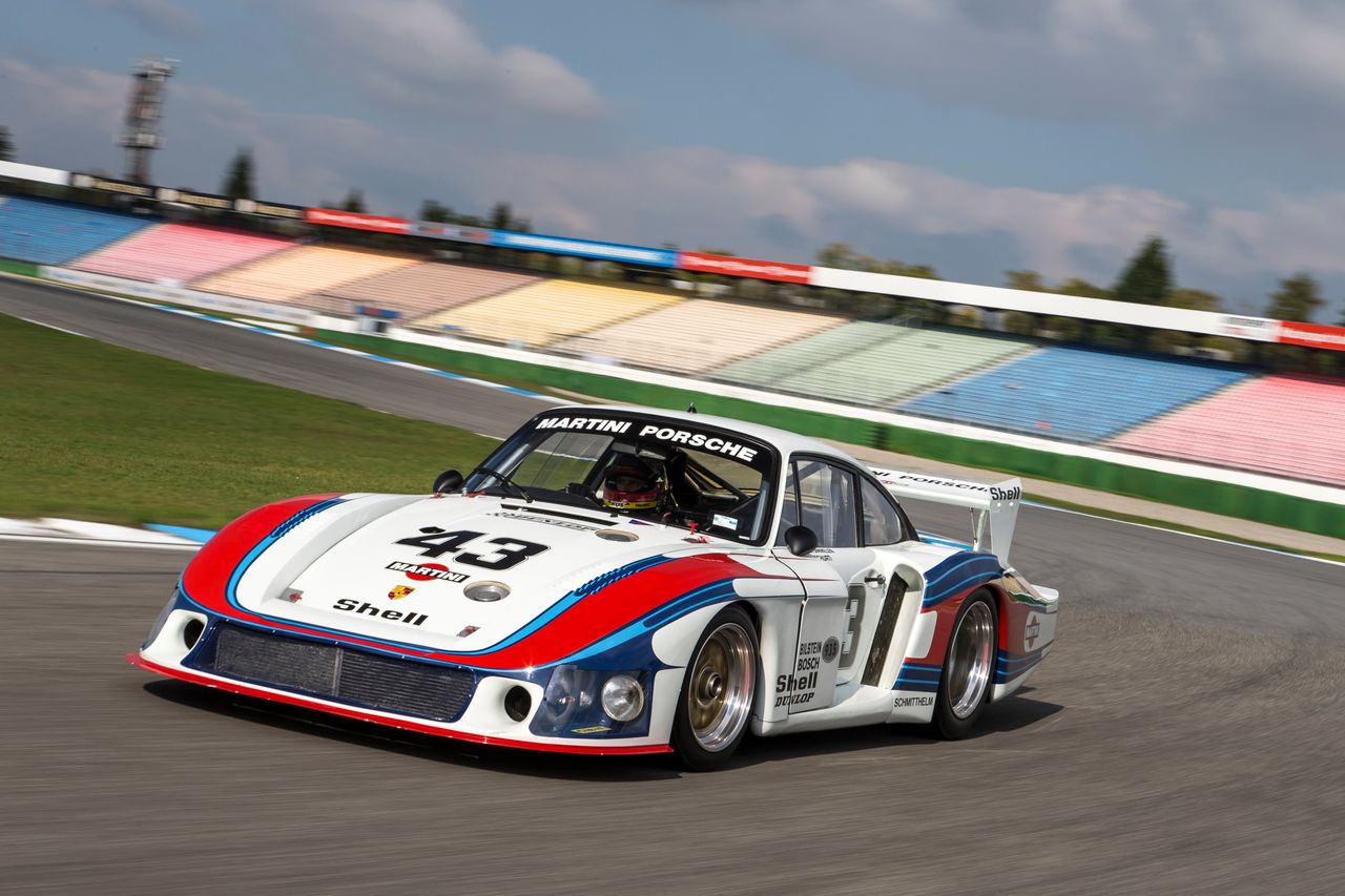 Najsłynniejsza i bodaj najciekawsza maszyna z turbodoładowaniem w historii wyścigów - Porsche 935.