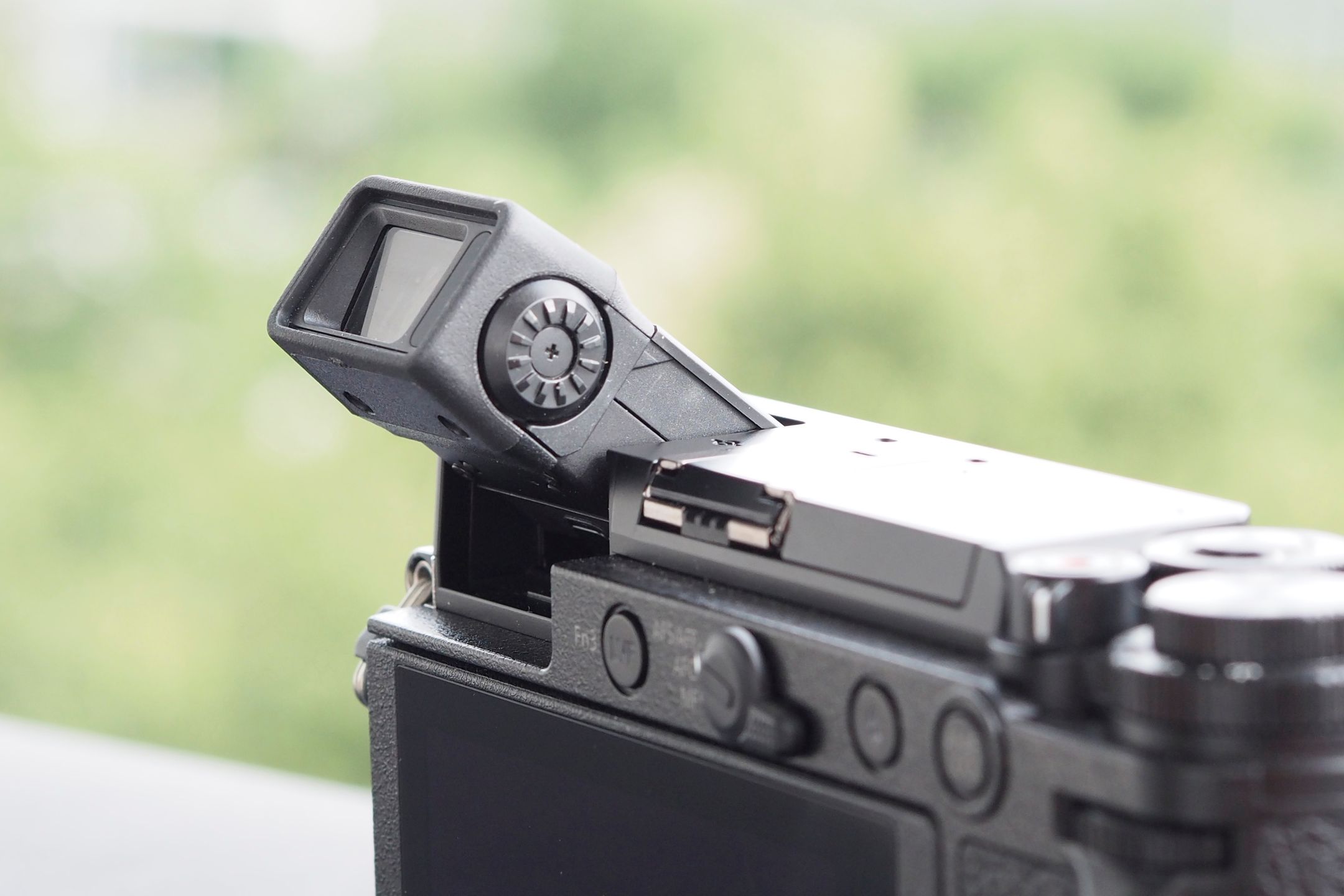 Mały aparat o dużych możliwościach - Panasonic Lumix DC-GX9 [recenzja] 2
