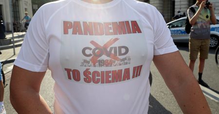 Okładki tygodników. "Newsweek" o buncie przeciwko COVID-19, "Sieci" o aferze Nowaka