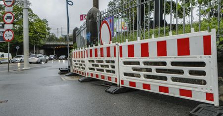 "Policja odradza podróż". Zamknęli trzy mosty na granicy Polski