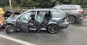 Warszawa: Kierujący skodą wjechał w barierki w al. Prymasa Tysiąclecia